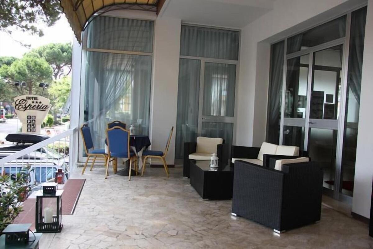 Esperia Hotel